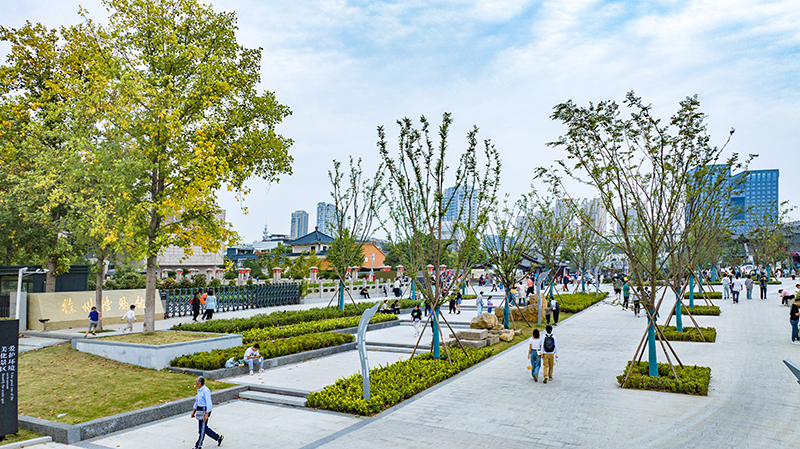 連接人文脈絡(luò)  重拾歷史記憶 | 記2022年市級(jí)道路續(xù)建工程-和平路隧道上蓋廣場(chǎng)景觀工程